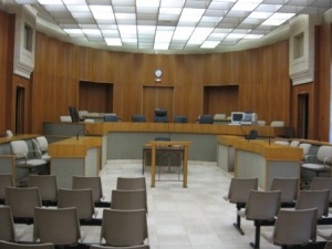 Tribunal de Caen, salle correctionnelle, 2001